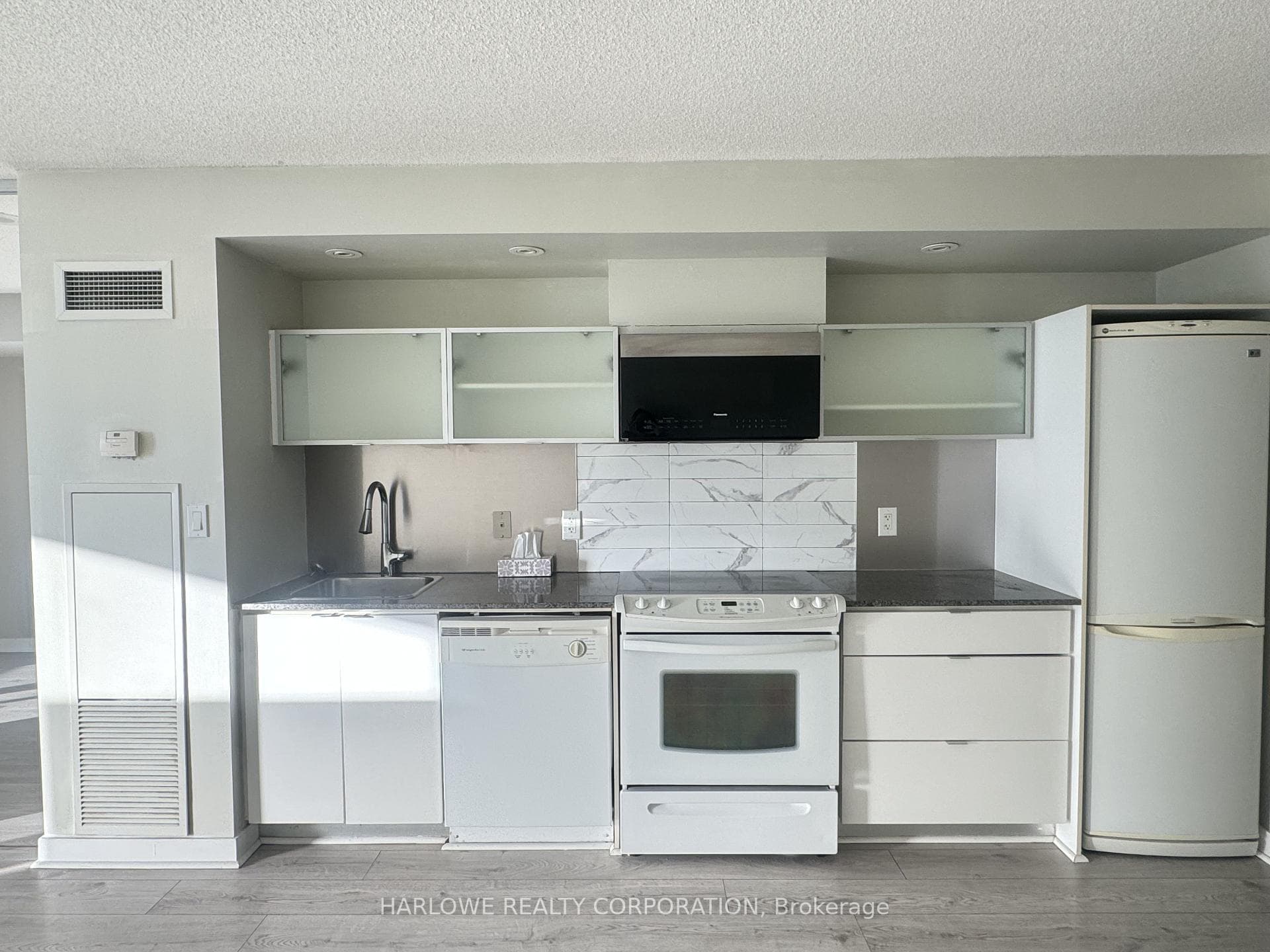 4K Spadina Avenue Unit 1126 photo 2