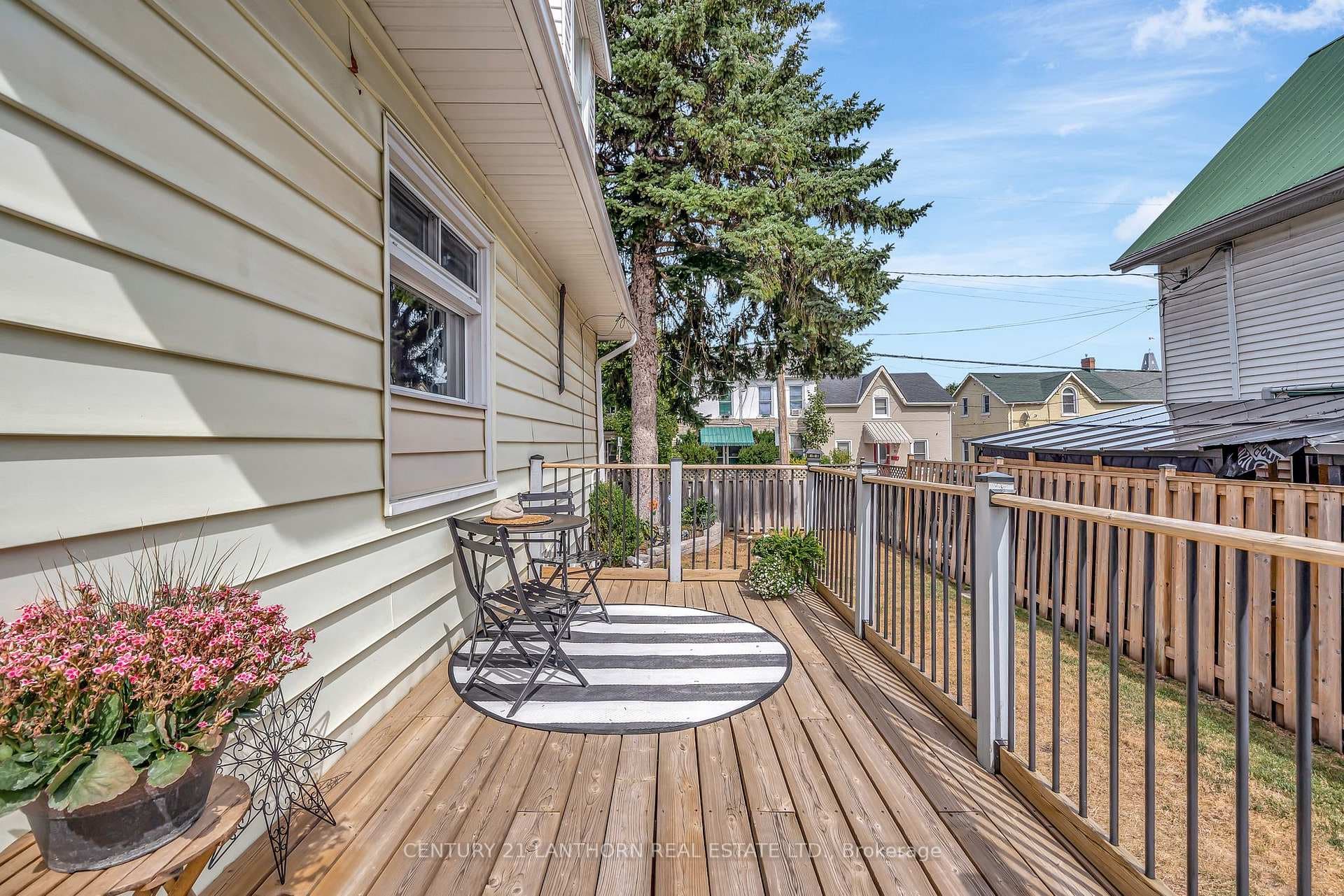 26 Everett Street photo 40