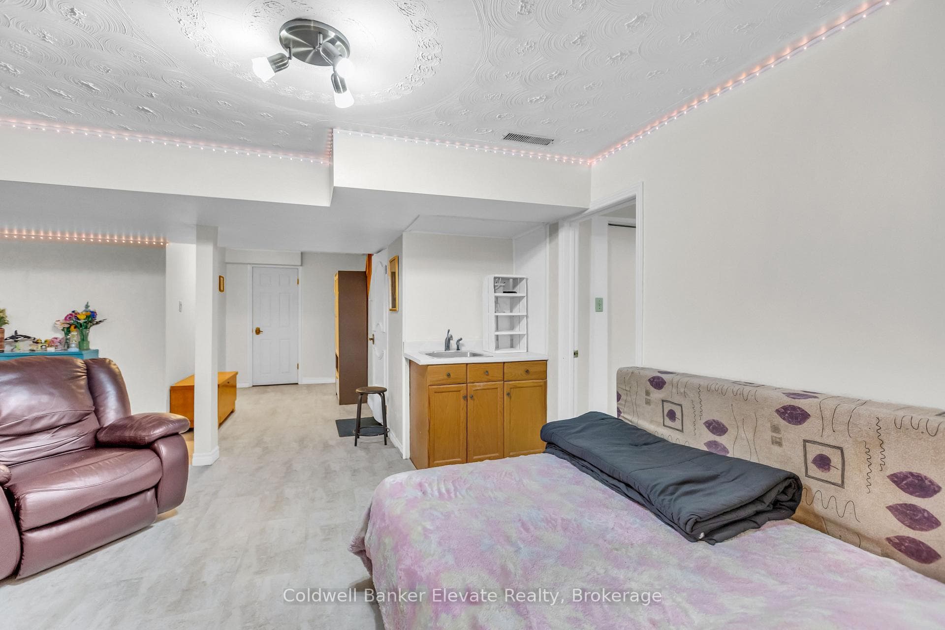 359 Lexington Road photo 36