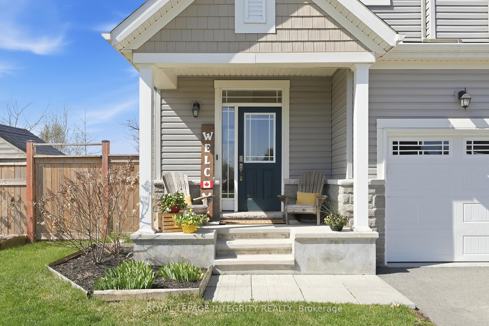 3200 Harvester Crescent photo 3