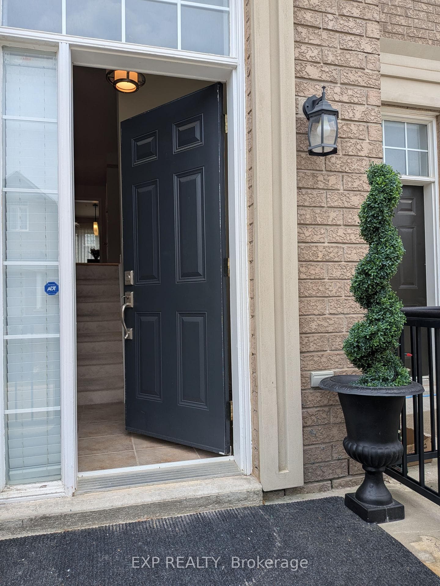 2280 Baronwood Drive Unit 32 photo 1