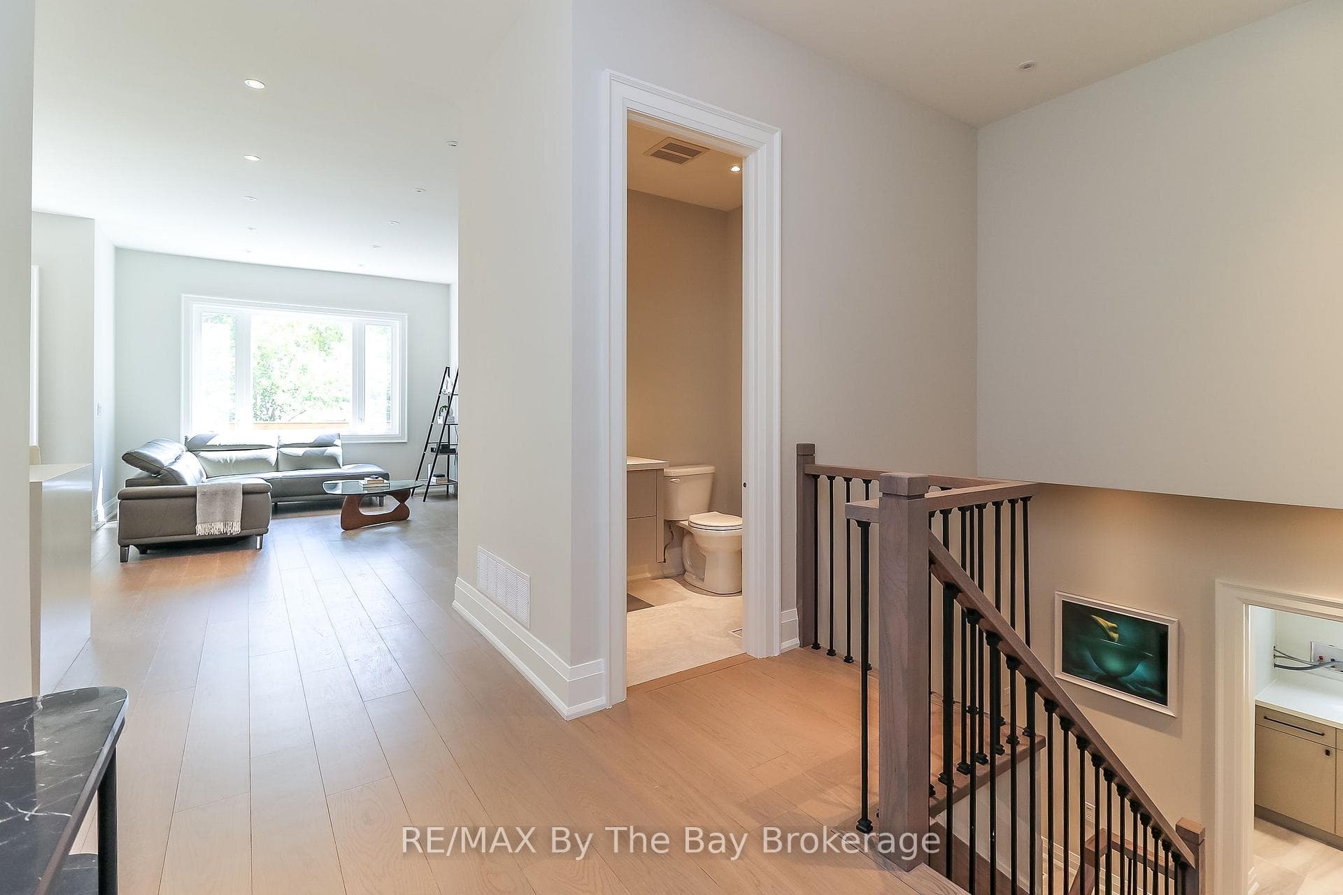 35 48TH Street photo 12