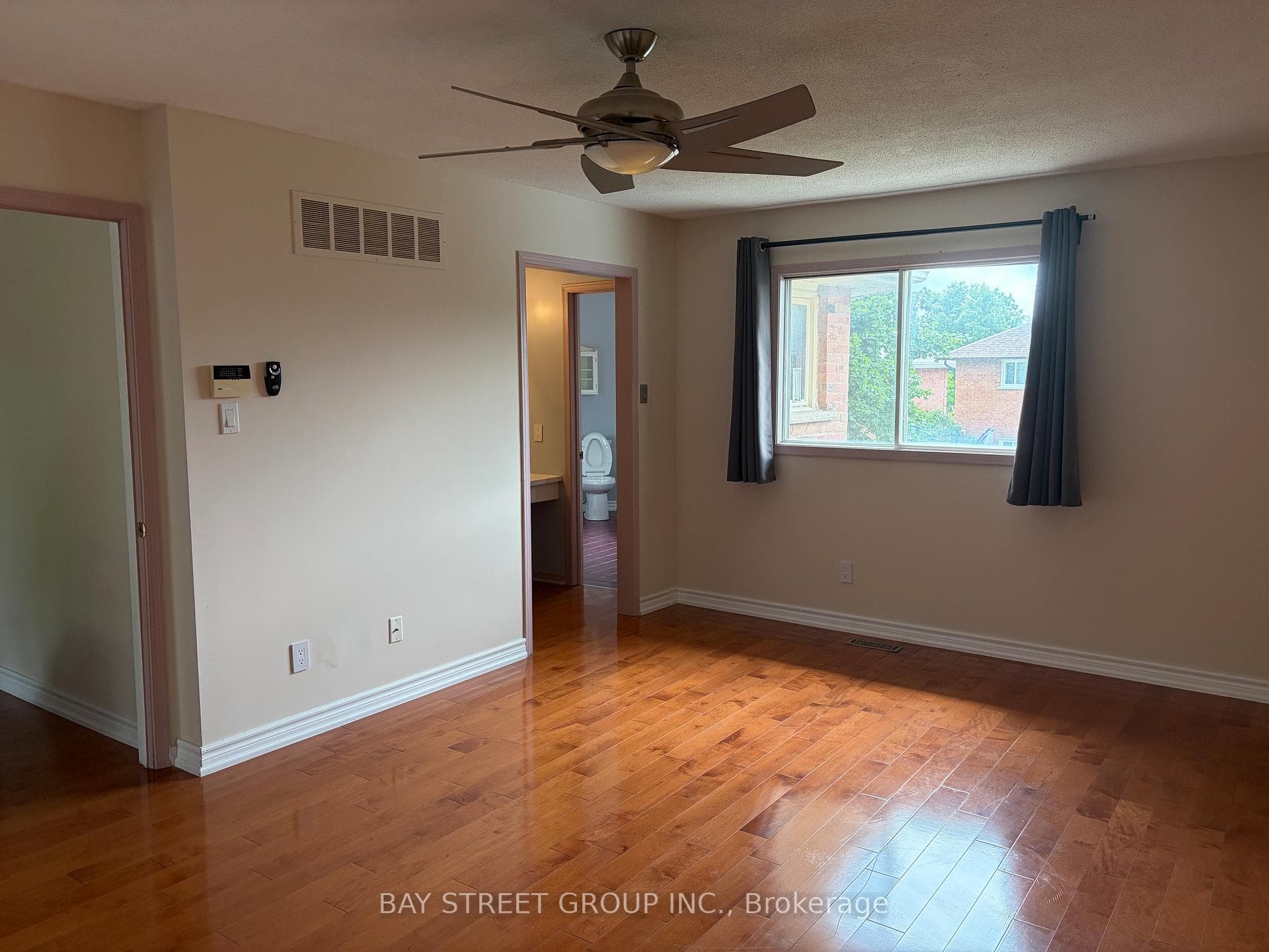 107 Stave Cres Crescent photo 13