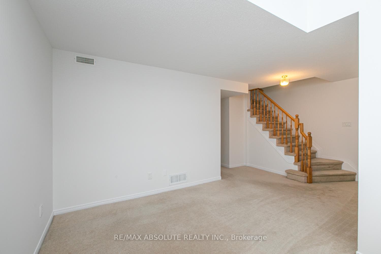 250 Gershwin Private photo 16