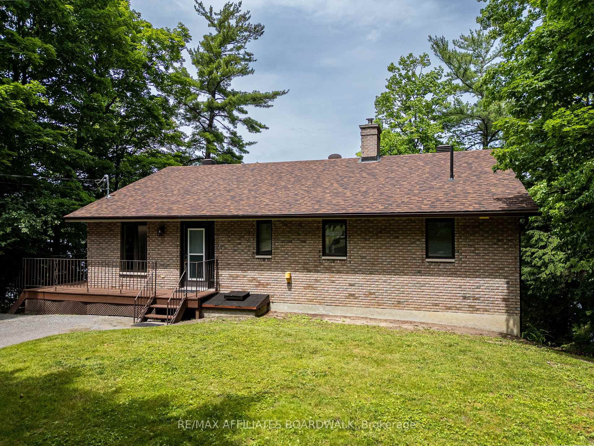 125 Deerfield Drive photo 8