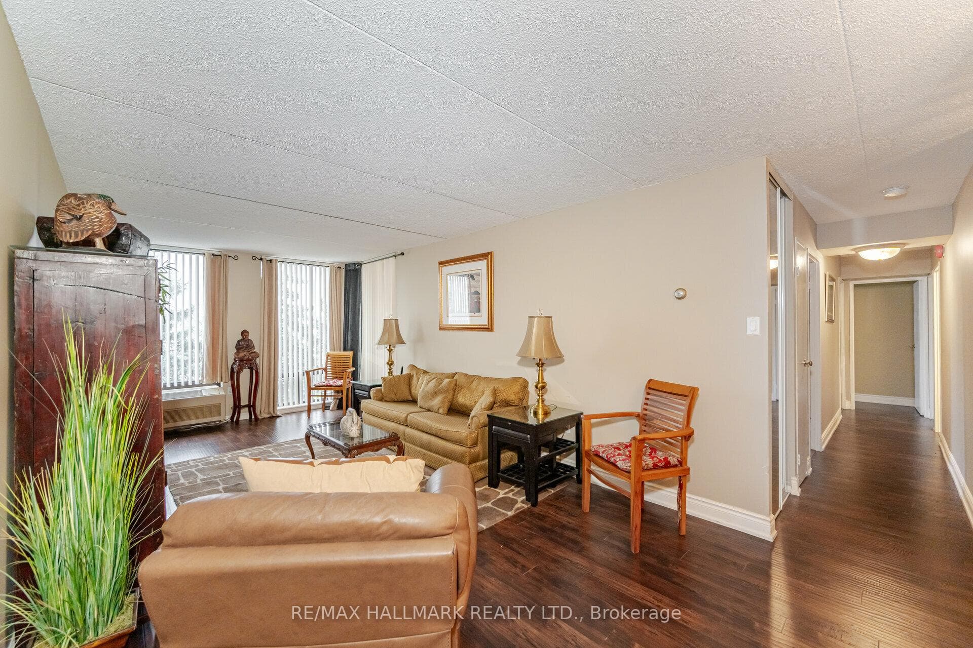 1525 Diefenbaker Court Unit 411 photo 4
