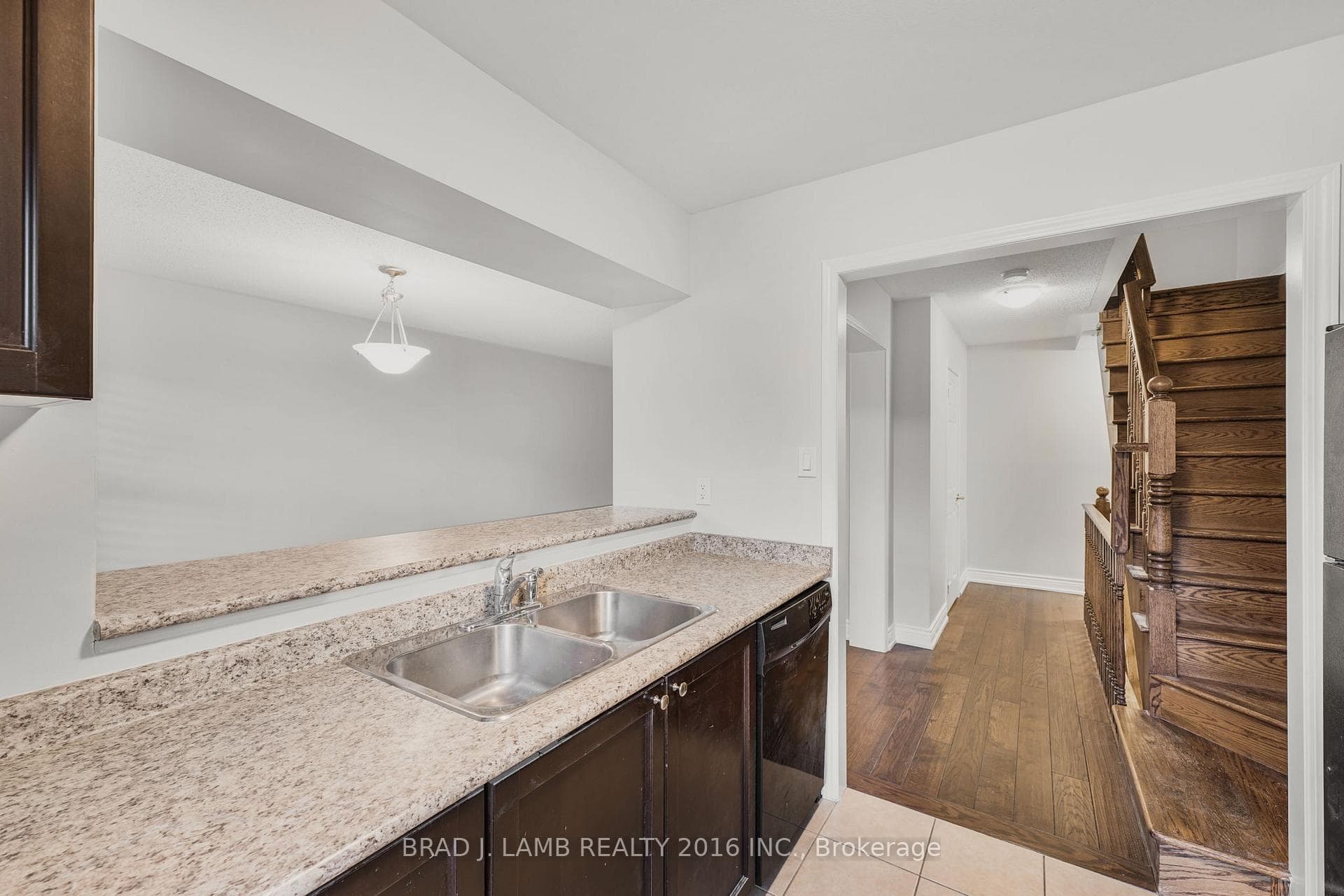 930 Nadalin Heights photo 16