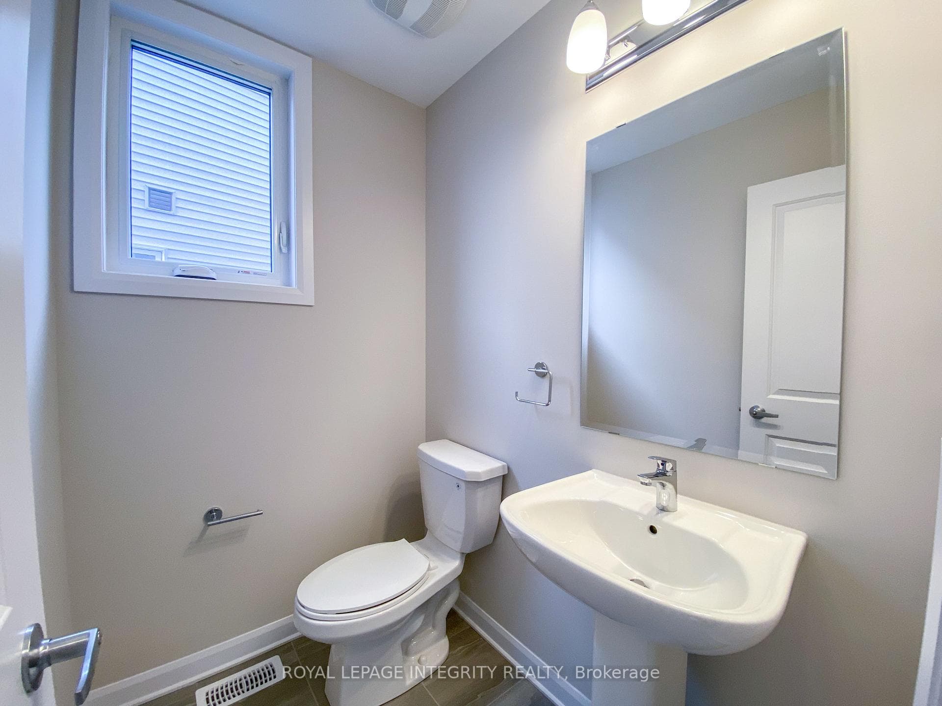 1043 SPEEDVALE Court photo 8