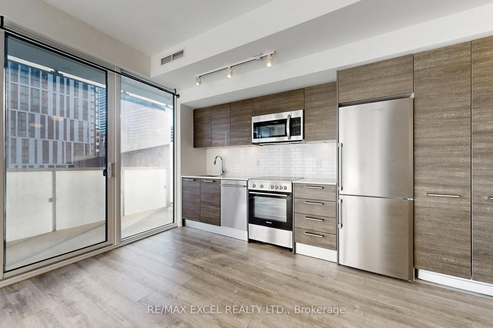 28 Wellesley Street Unit 703 photo 18