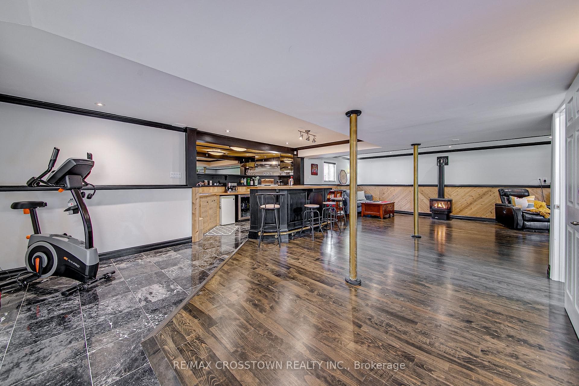 675 James Street photo 30