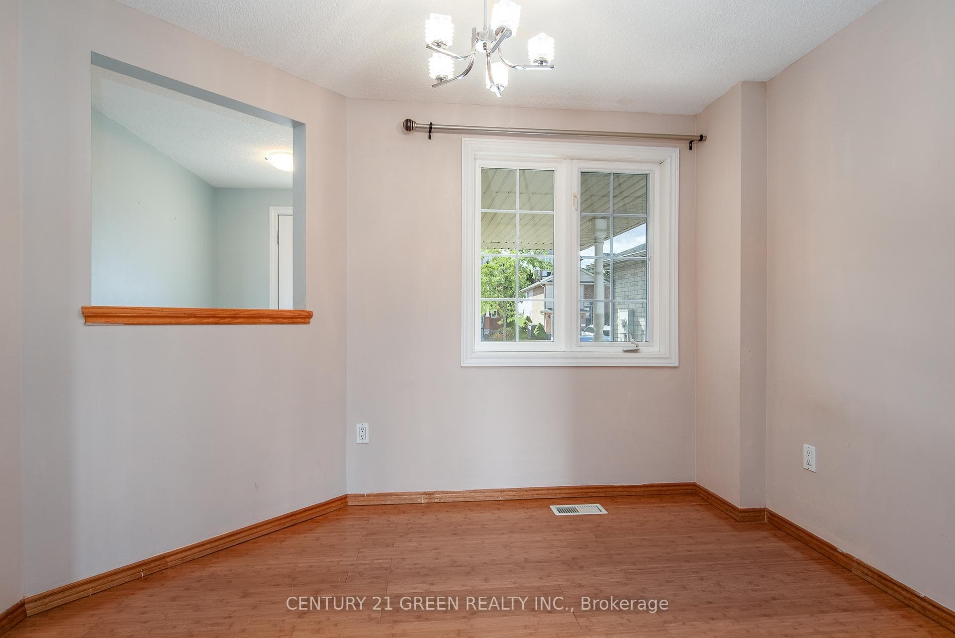 27 Lynn Court photo 17