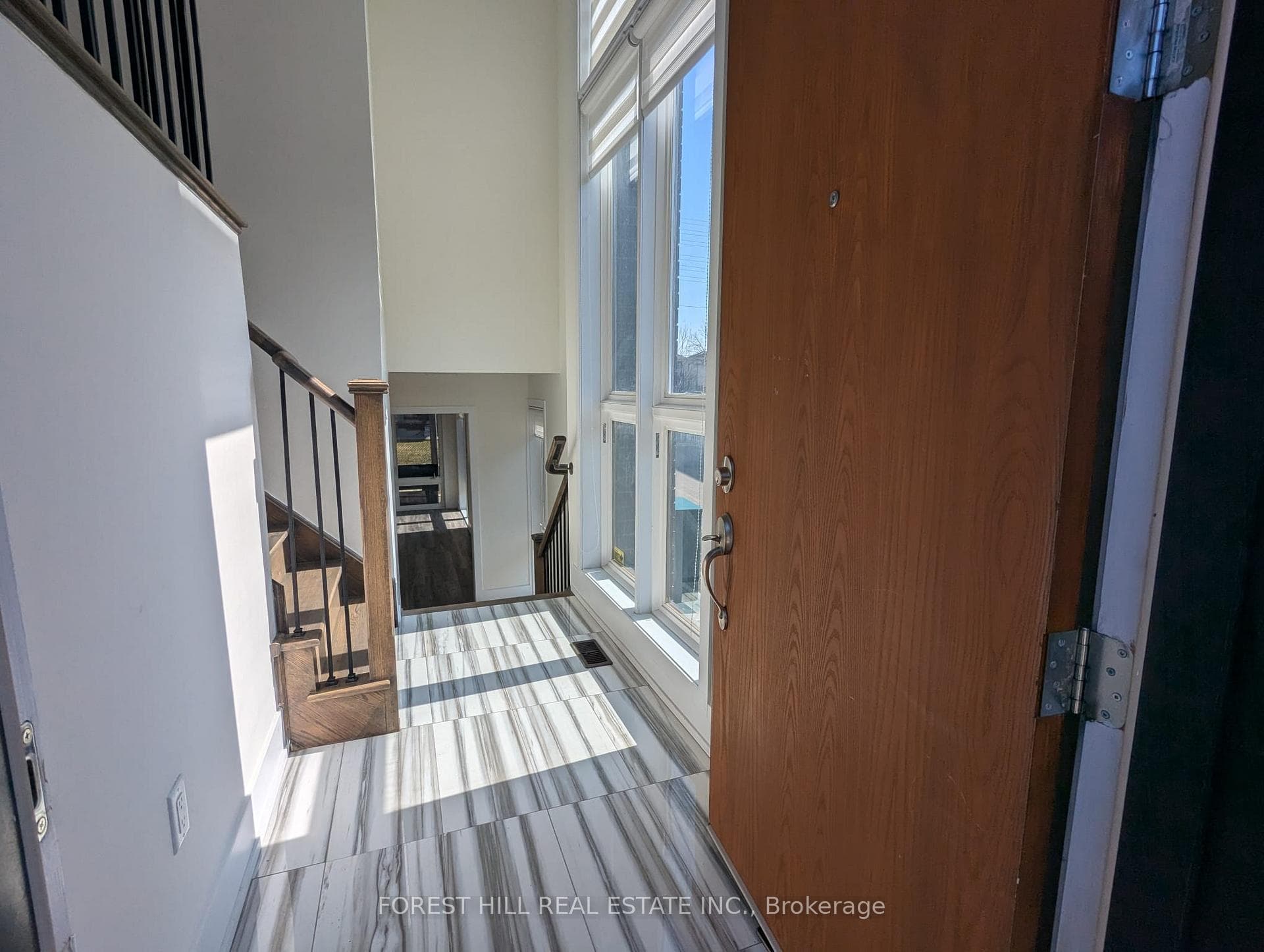 1 Sable Road photo 2