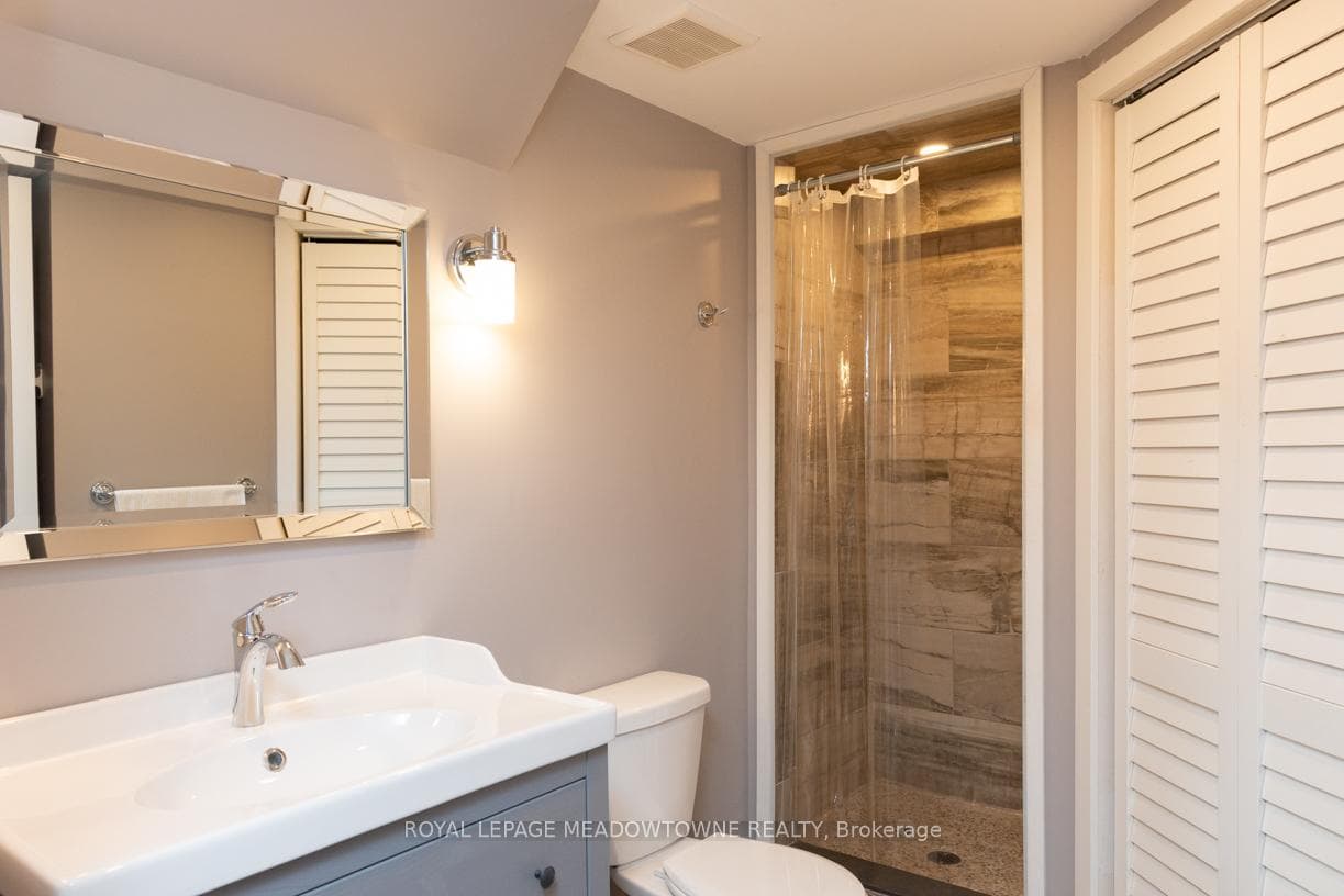 733 Arthur Street photo 29