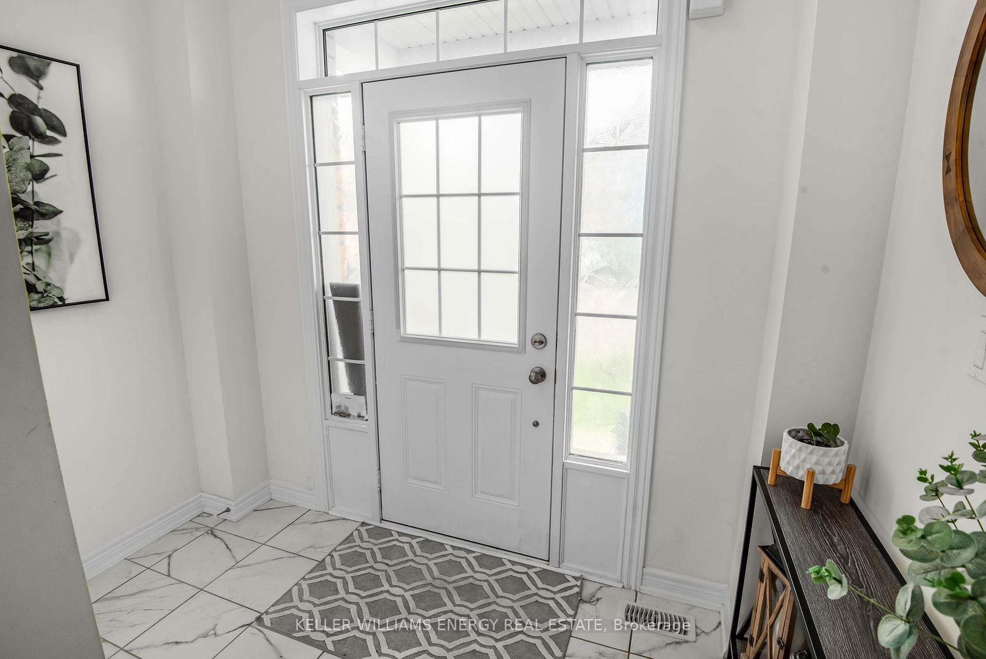 1138 Enchanted Crescent photo 6
