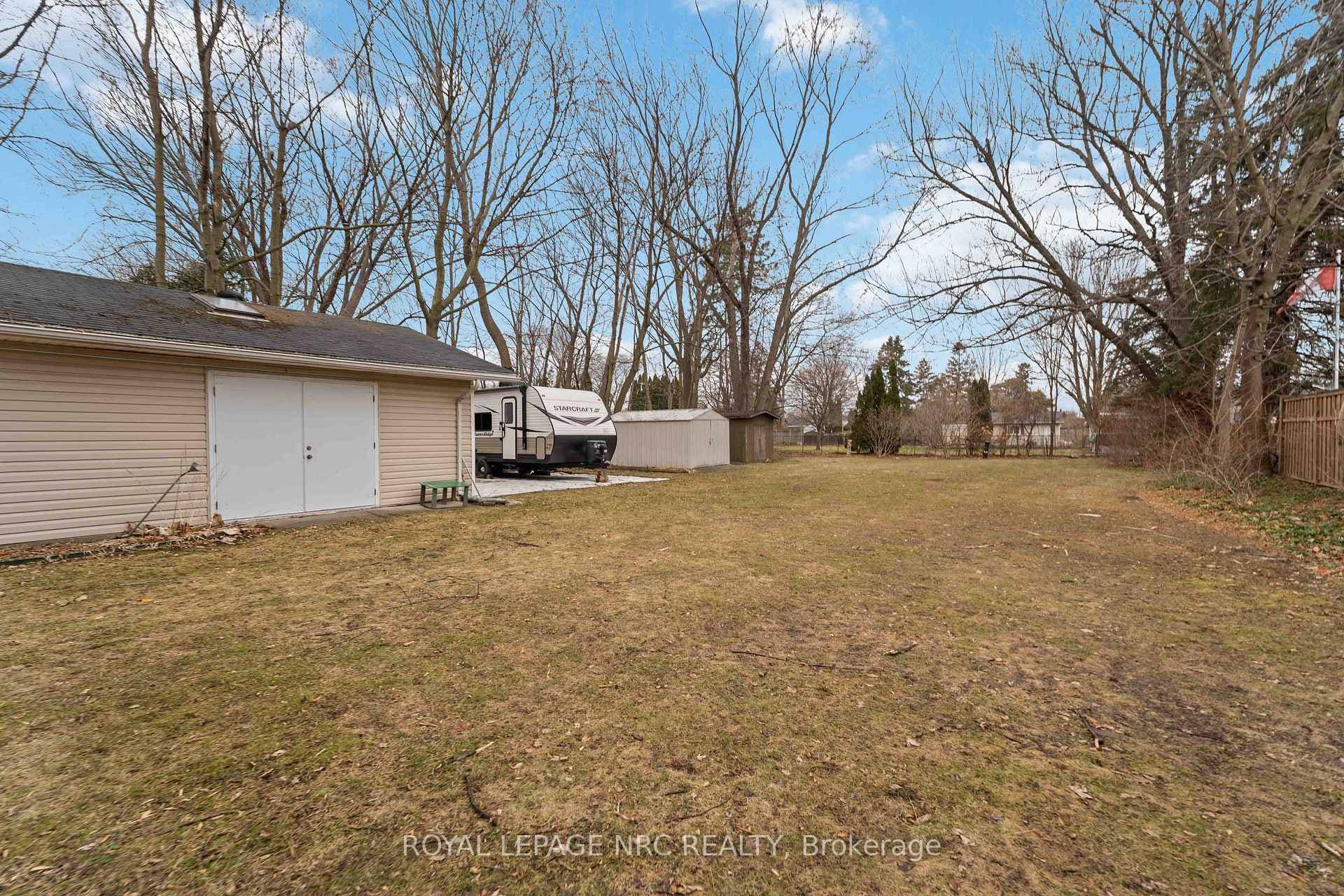 133 Lakeshore Road photo 38