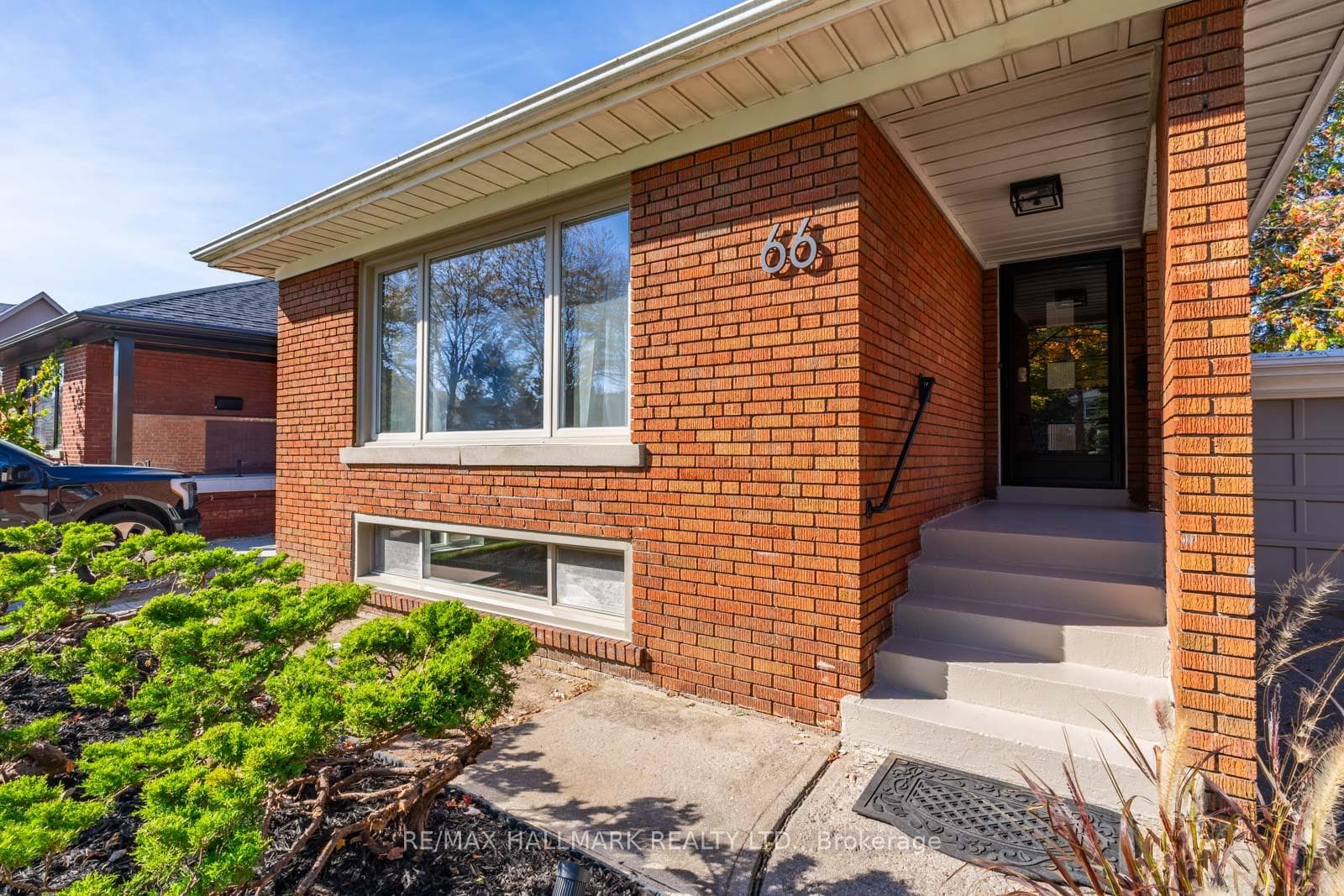 66 Ferncroft Drive photo 2