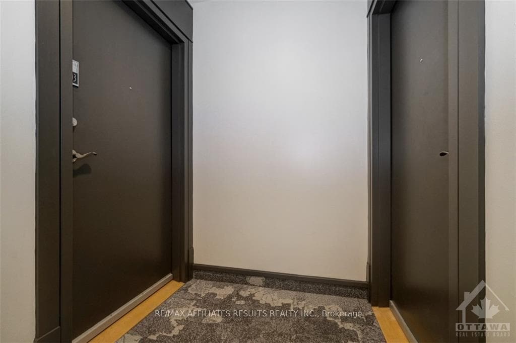 95 BRONSON Avenue Unit 403 photo 5