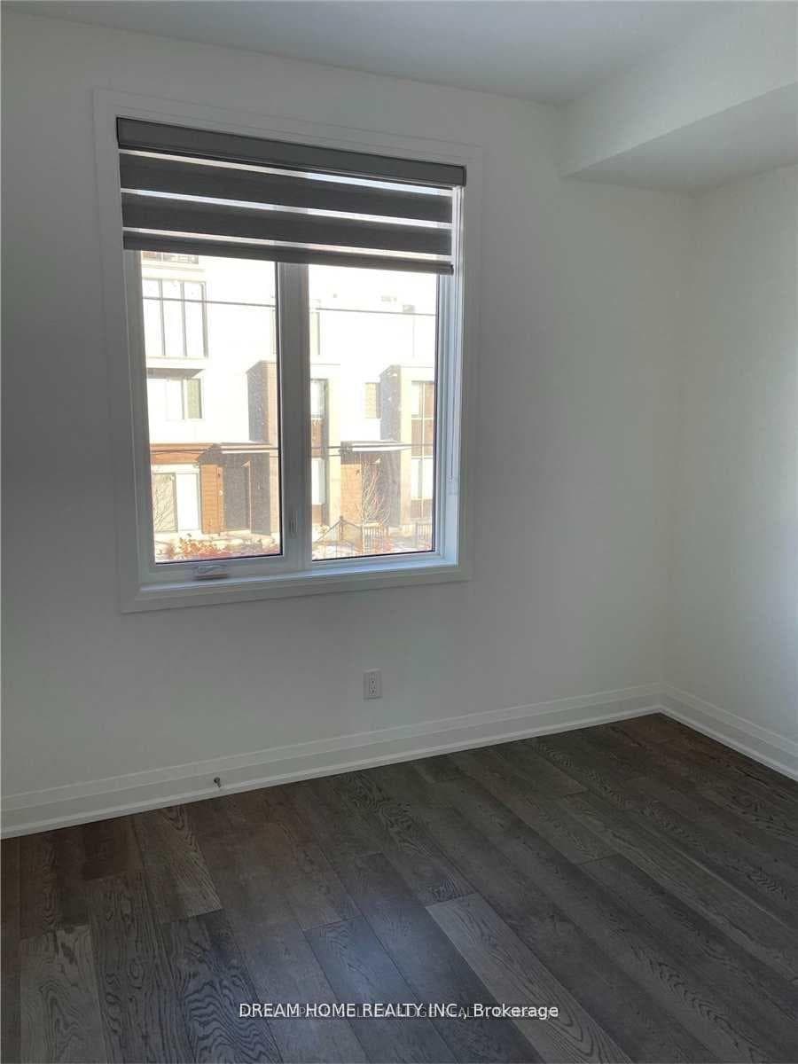 18 Greenbriar Road Unit 2 photo 5