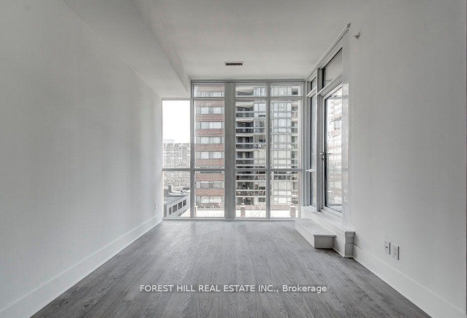 32 Davenport Road Unit 605 photo 27