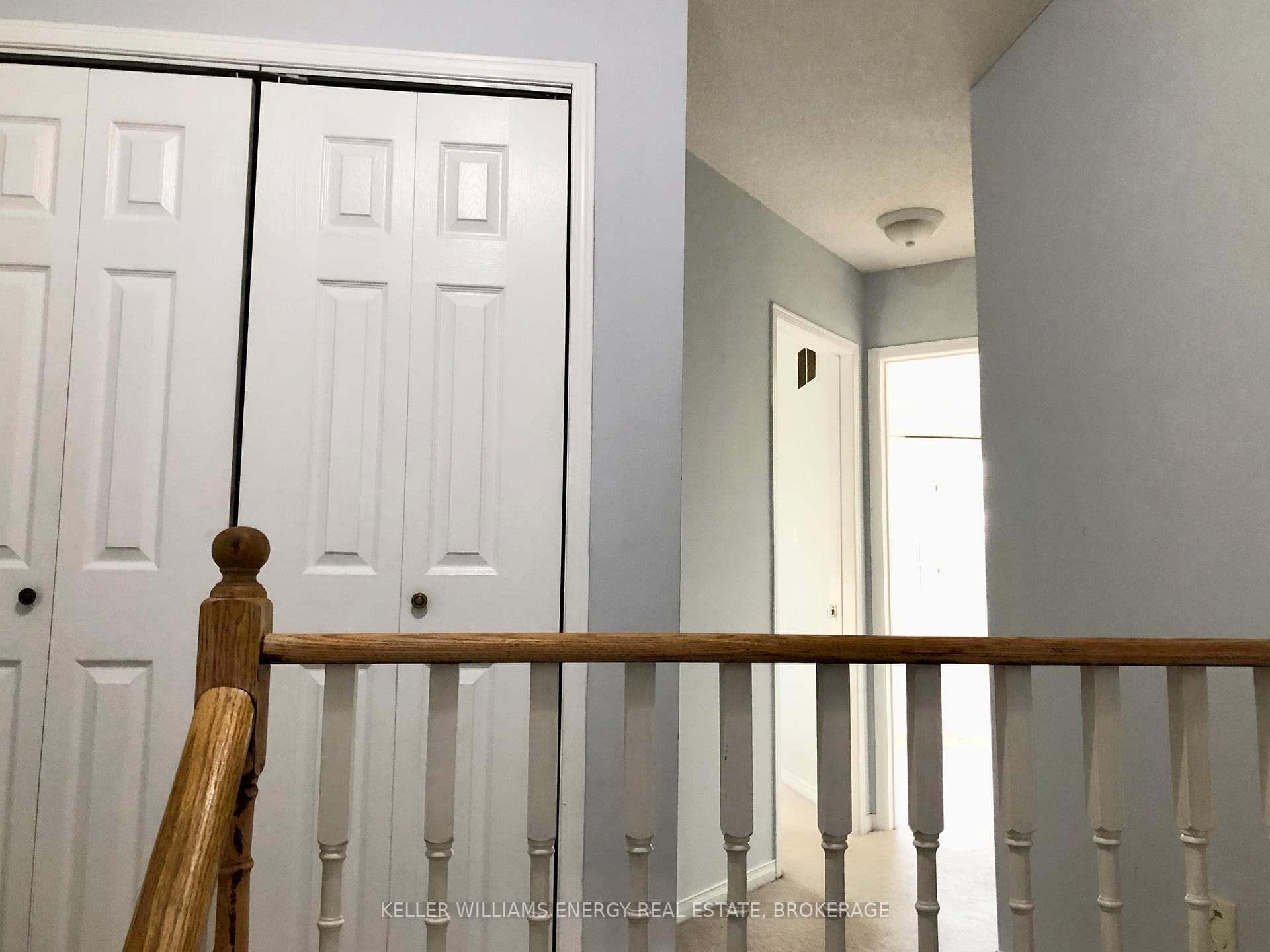 129 Stokely Crescent photo 9
