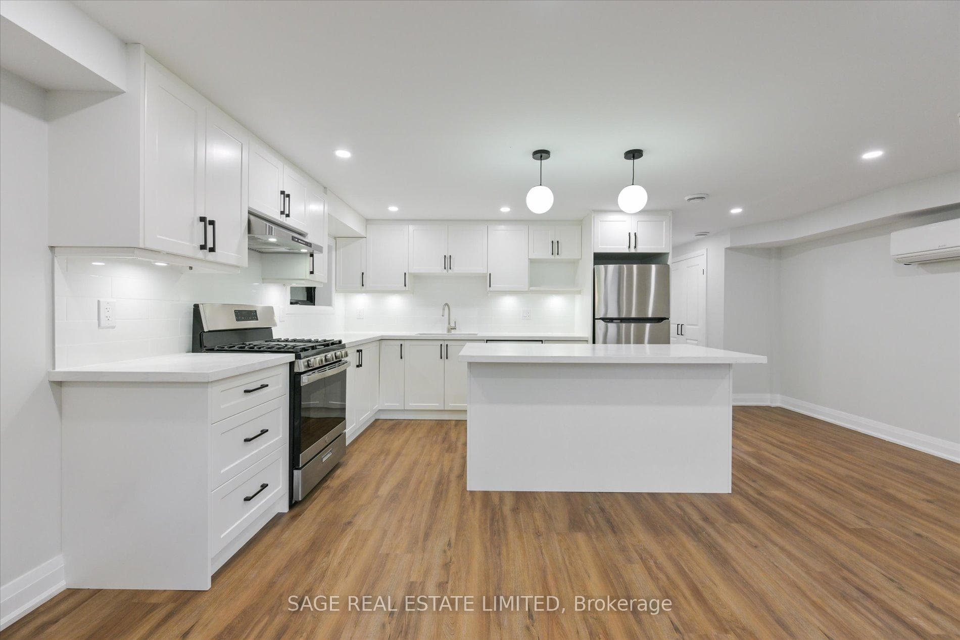22 Lansdowne Avenue Unit A photo 11