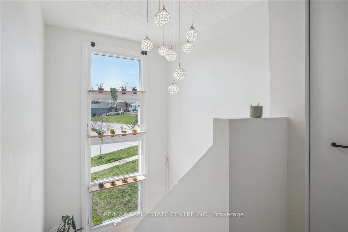 4 DANVILLE Avenue photo 15
