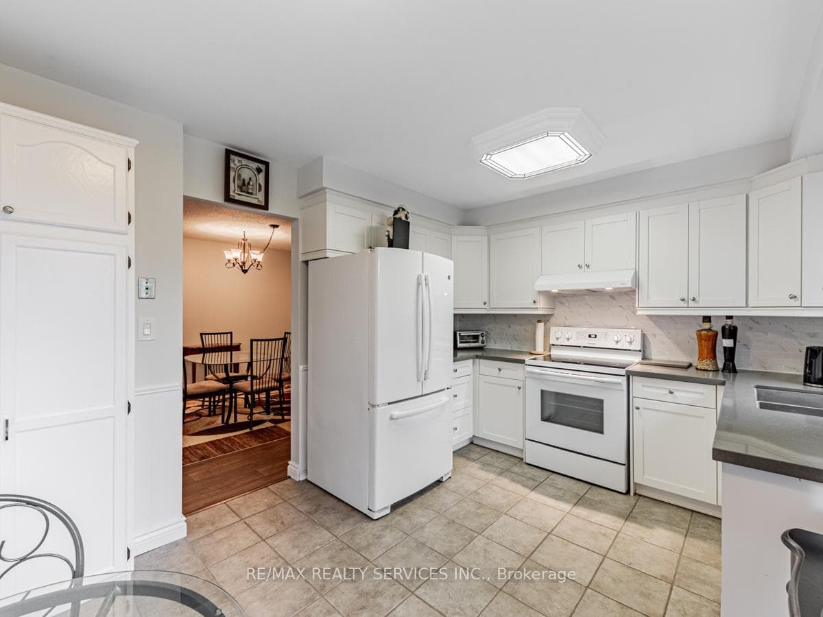 410 Sunset Boulevard photo 8
