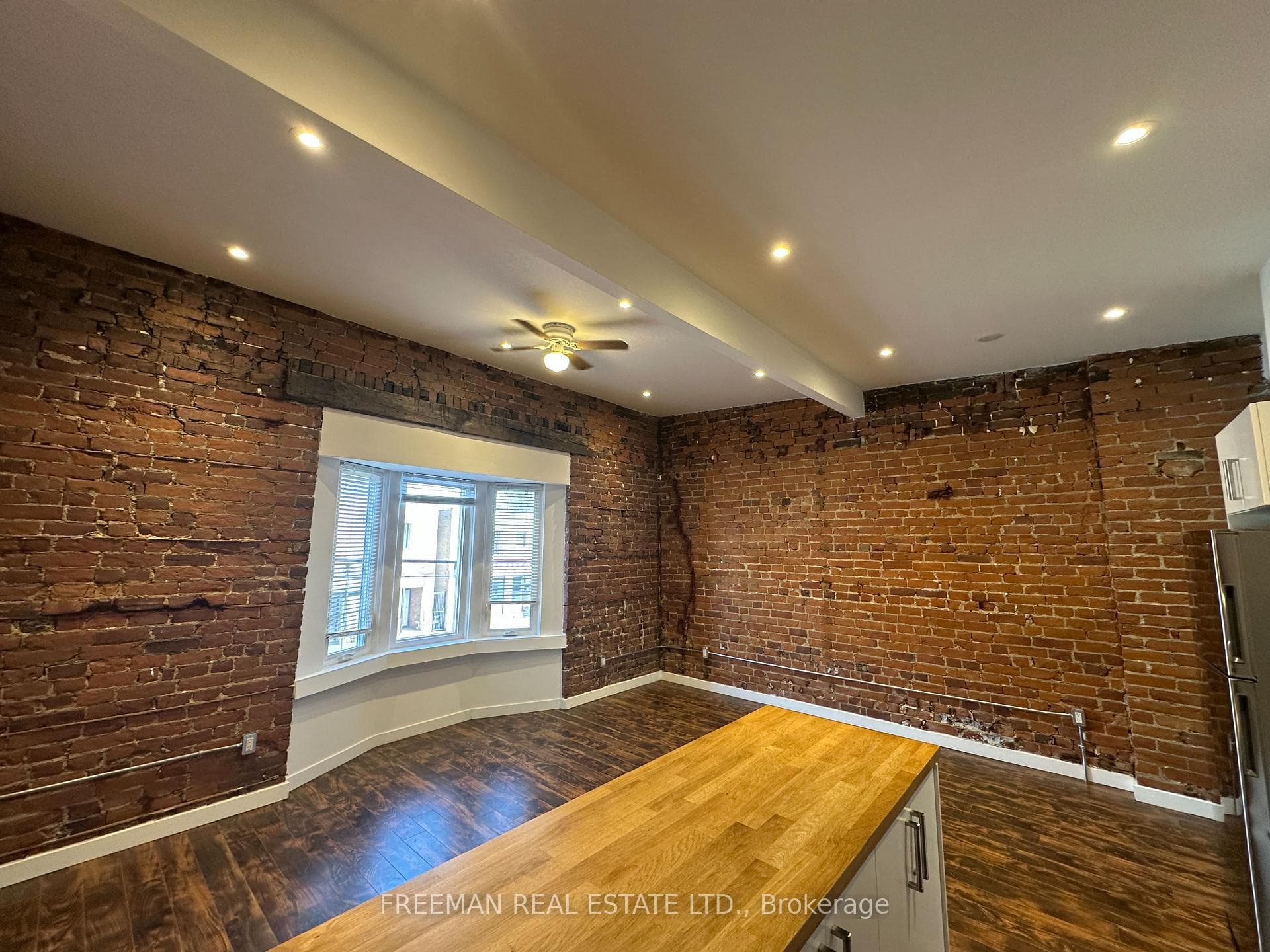 1190 Weston Road Unit 2nd flr photo 4