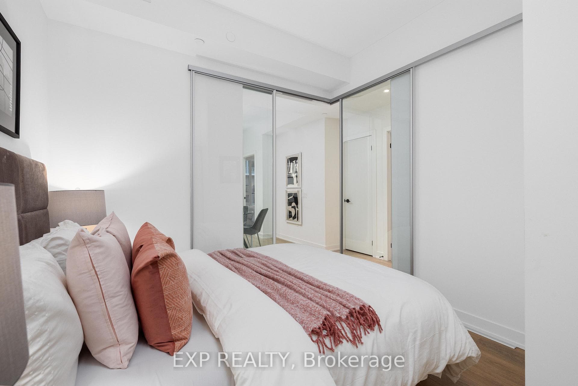 117 Broadway Avenue Unit 211 photo 22