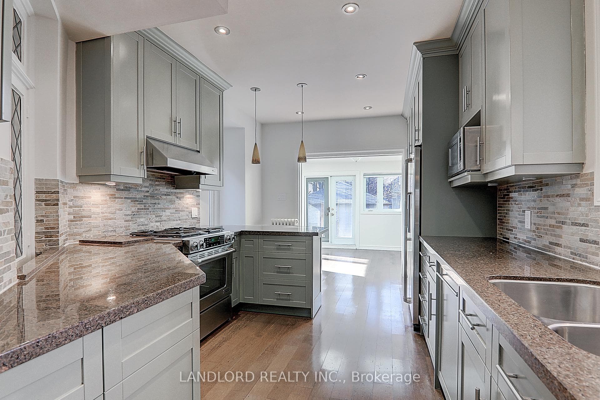 138 Fallingbrook Road photo 1
