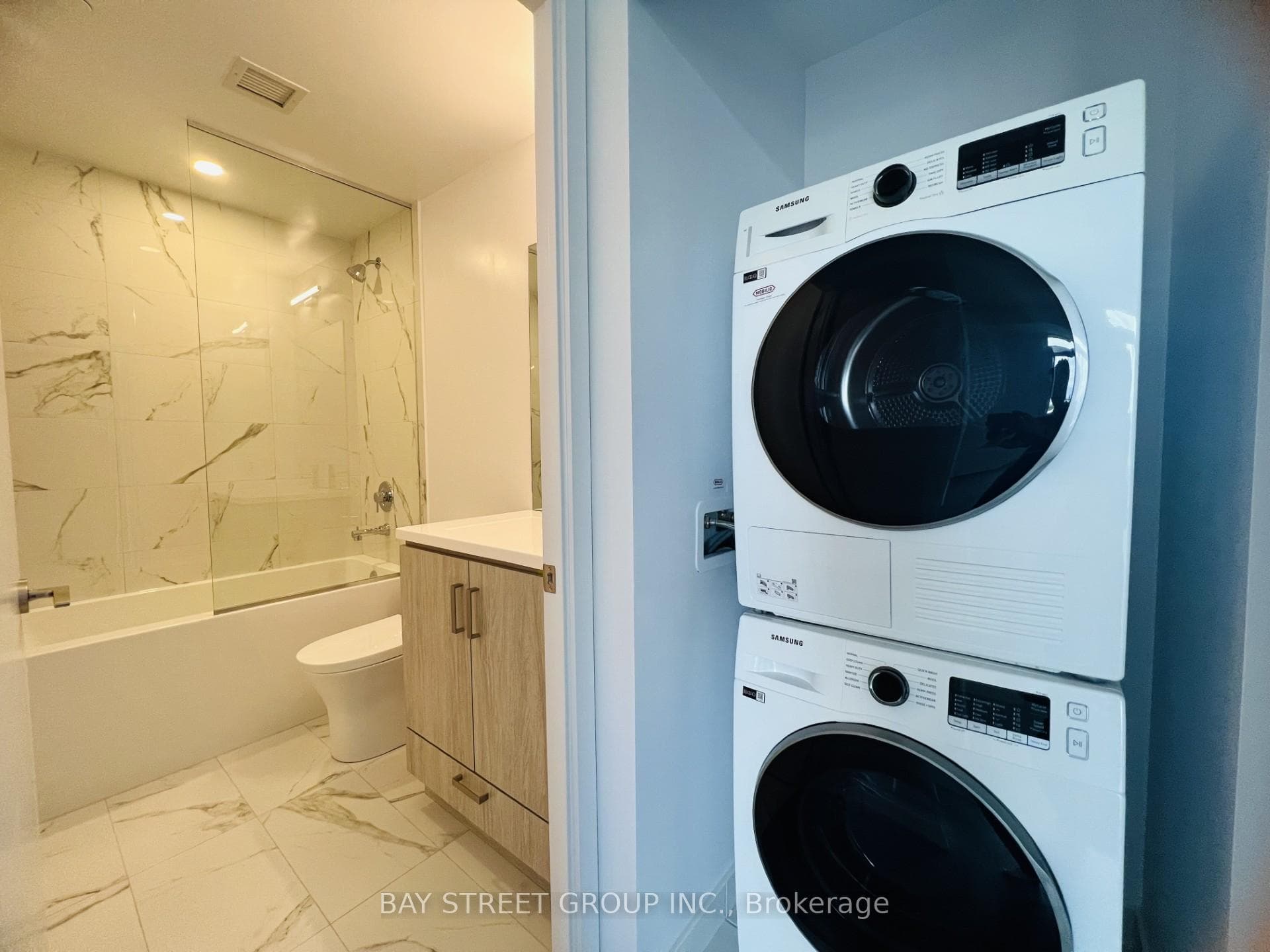 60 Honeycrisp Crescent Unit 718 photo 12