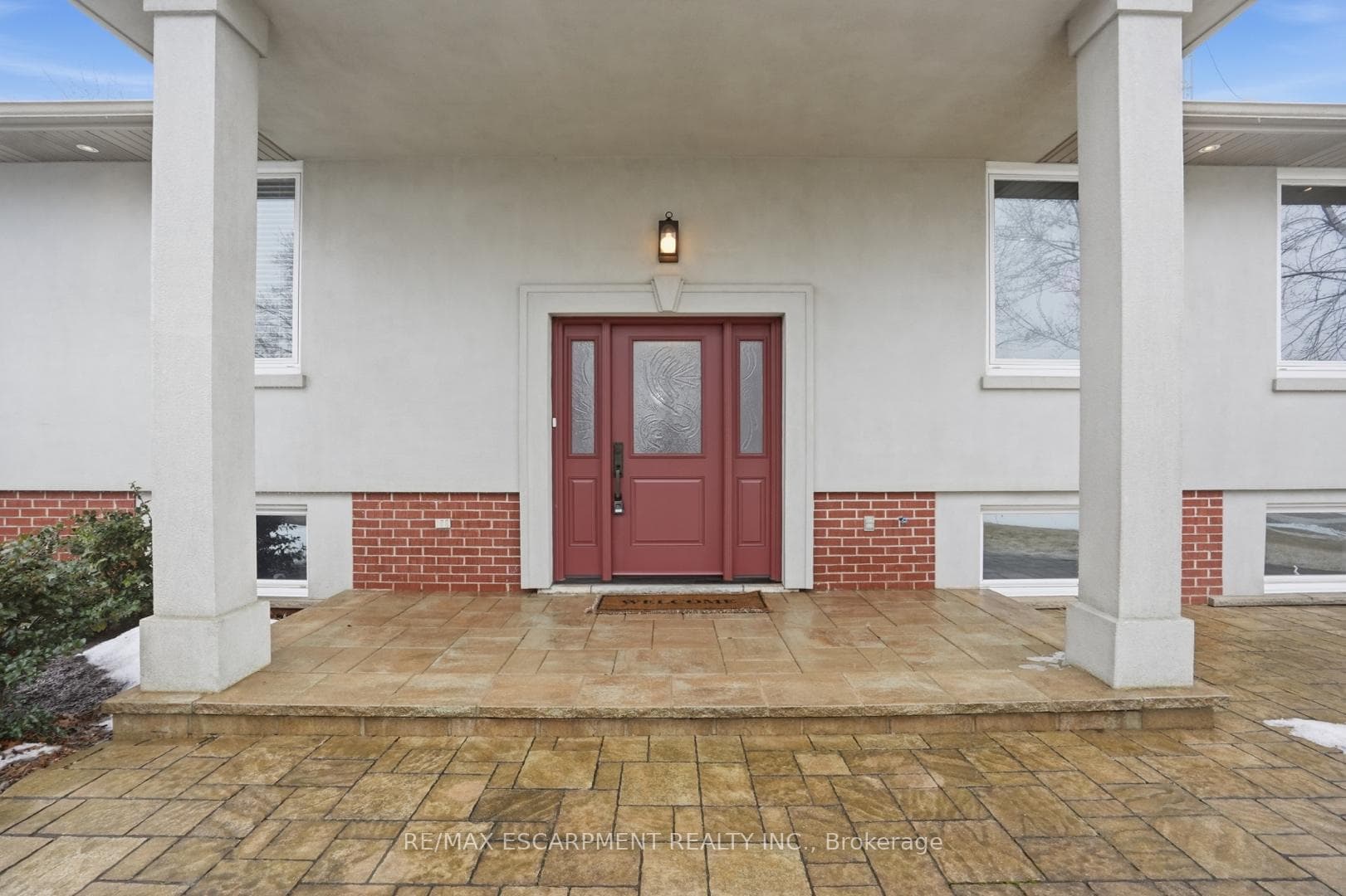 9389 Chippewa Road photo 4