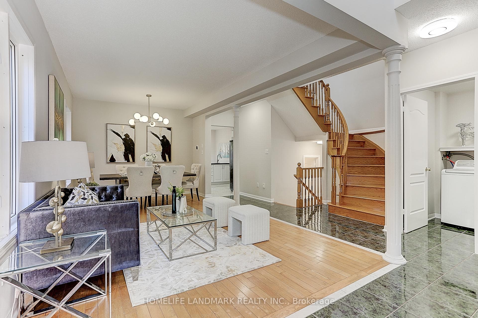 48 Futura Avenue photo 4