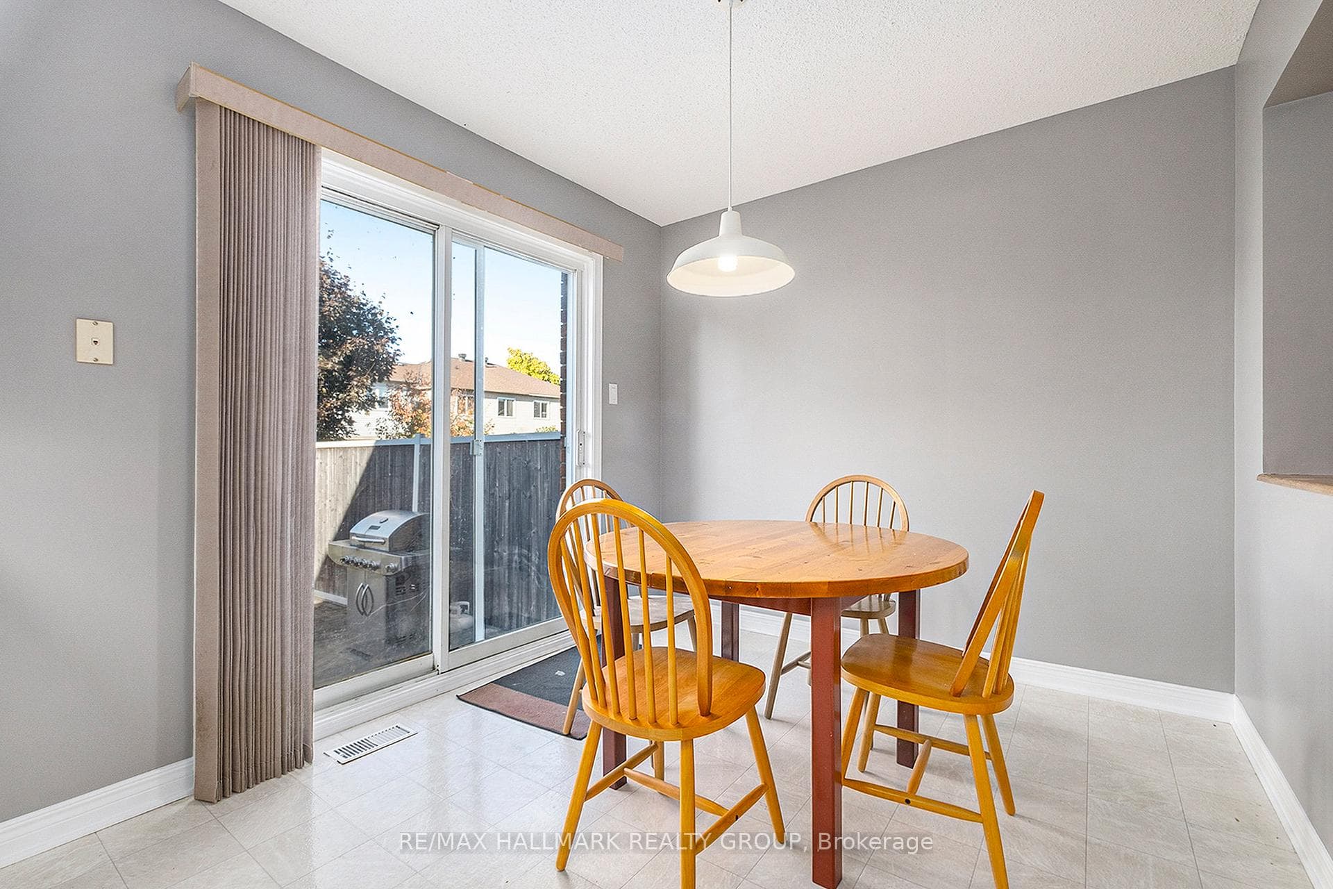 64 Grenadier Way photo 10