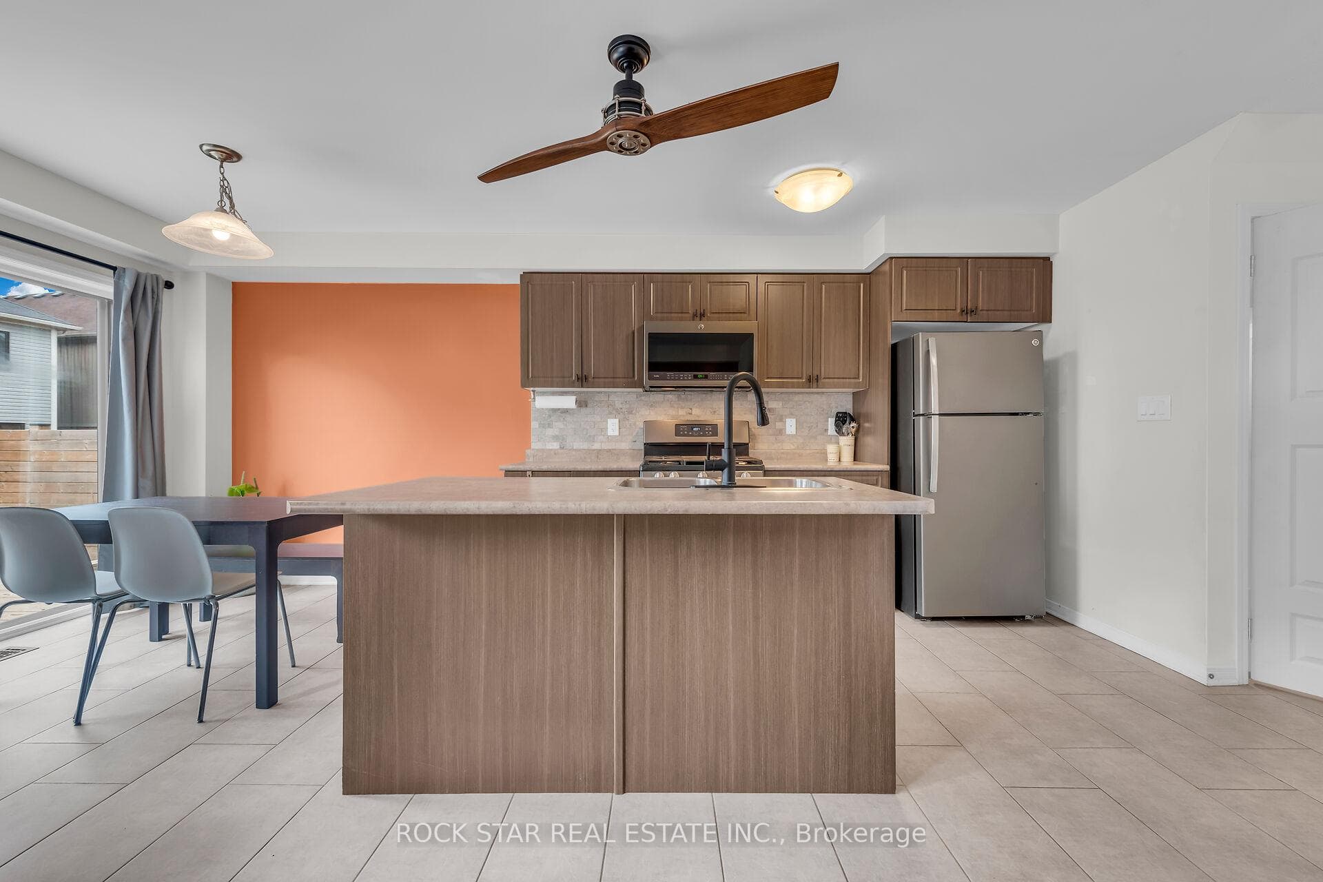 20 Mull Avenue photo 9