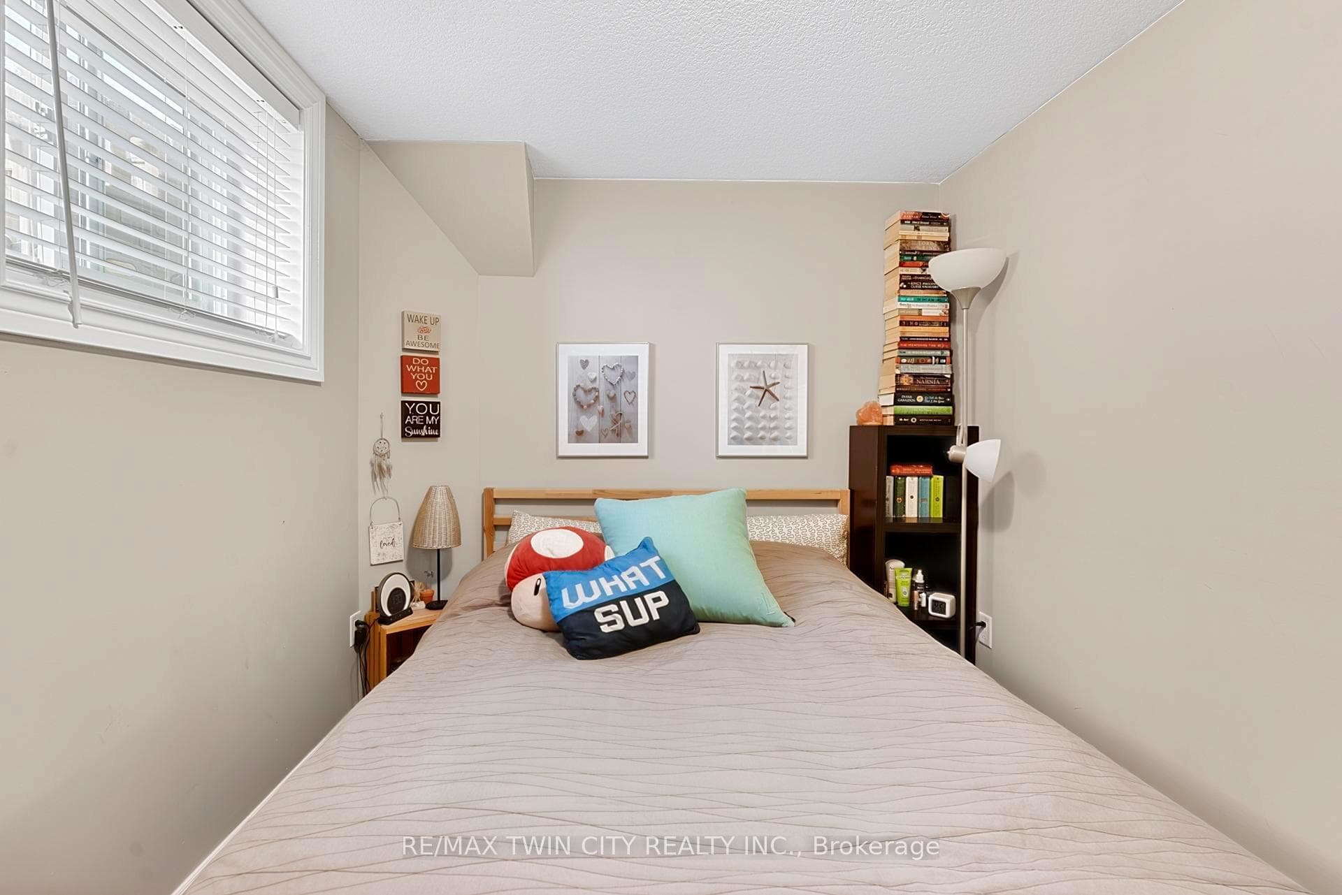 228 Holborn Drive photo 25