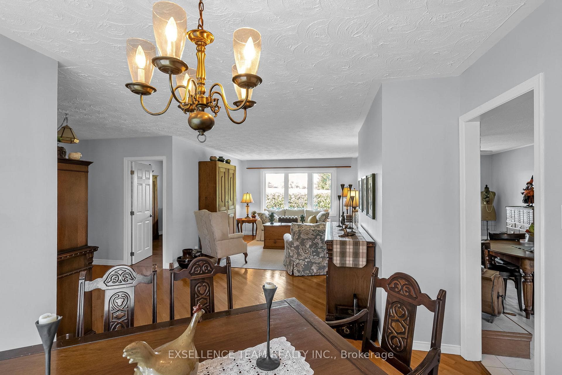 Dining/Living room