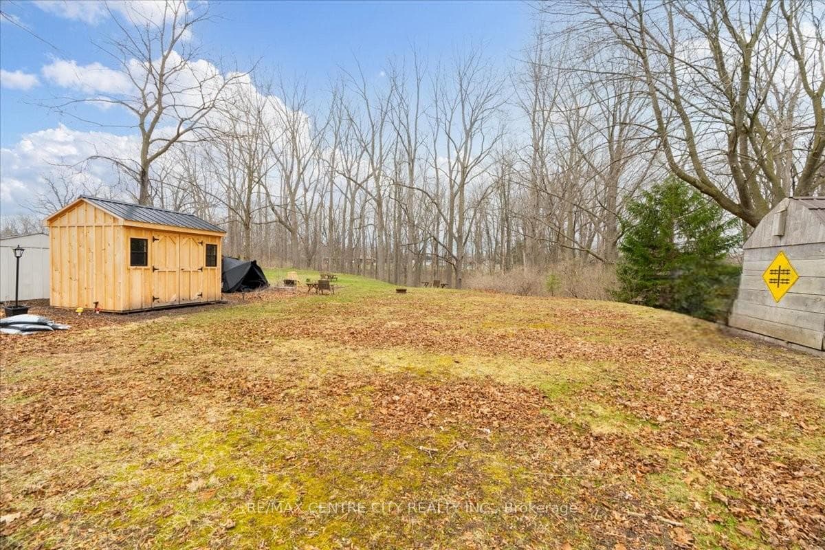 549 Victoria Street photo 30