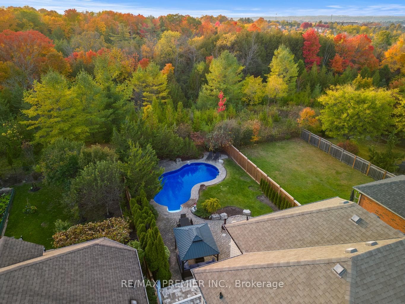 66 Benville Crescent photo 37