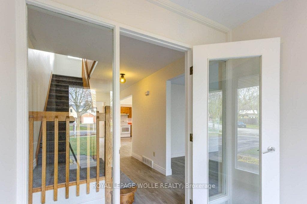 395 Westridge Drive photo 3