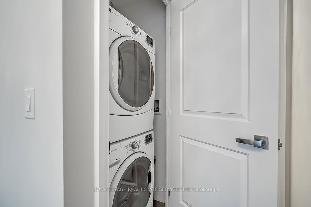 3500 Lakeshore Road Unit 216 photo 15