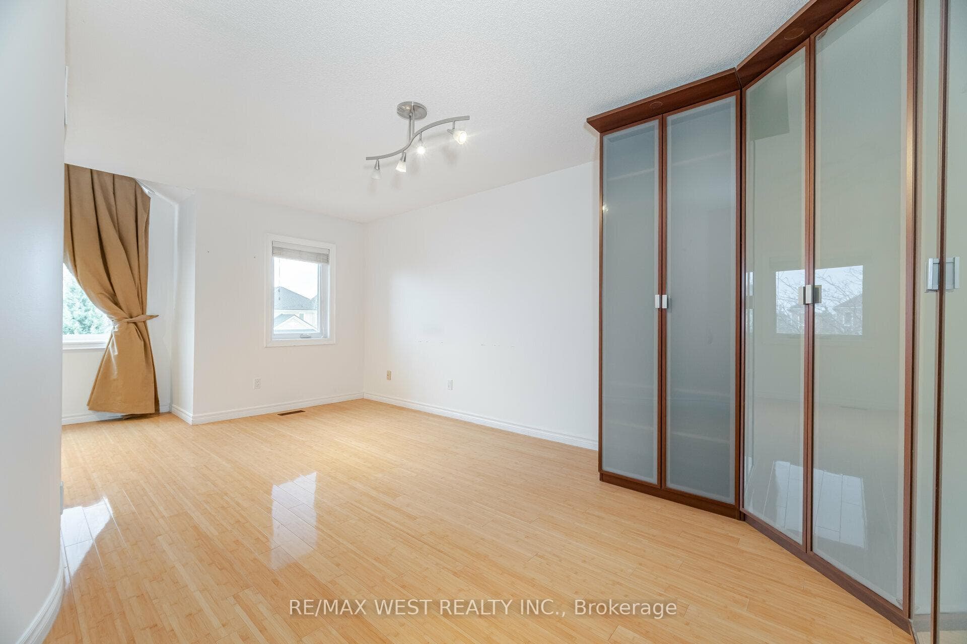5456 Whitehorn Avenue Unit Main photo 24