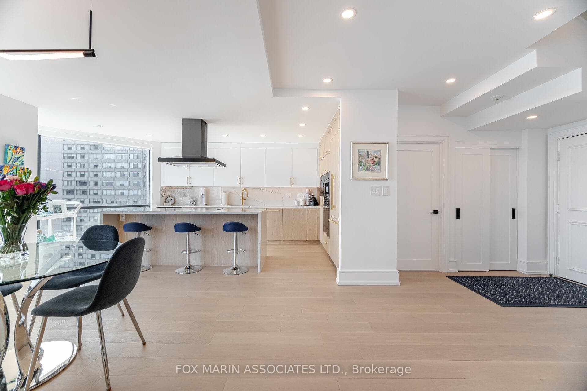 10 Queens Quay Unit 2502 photo 7