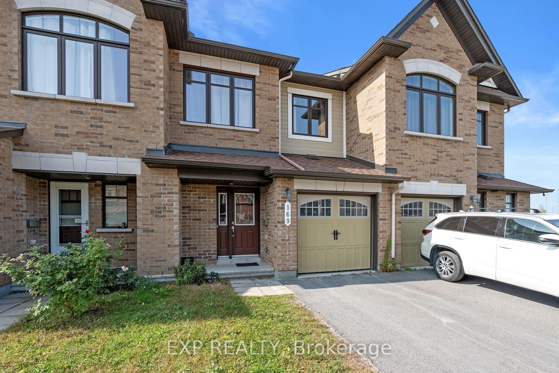 169 LERTA Way photo 3