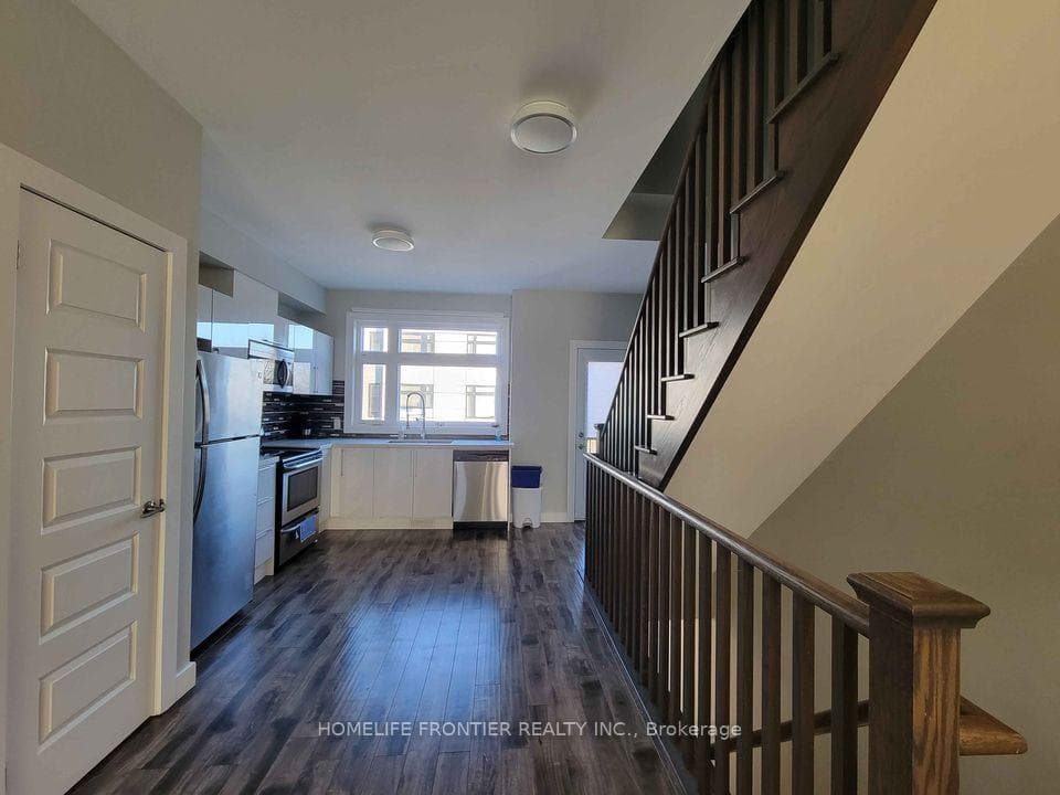 540 Essa Road Unit 3 Upper photo 19