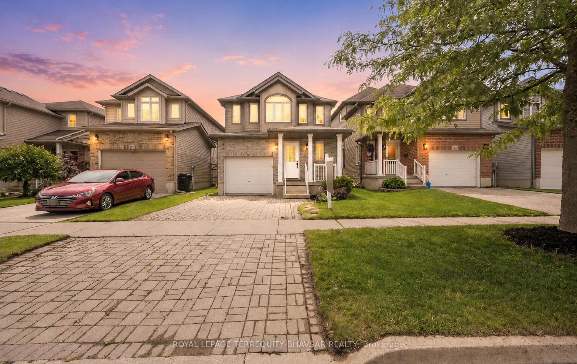 111 Parkvale Drive photo 2