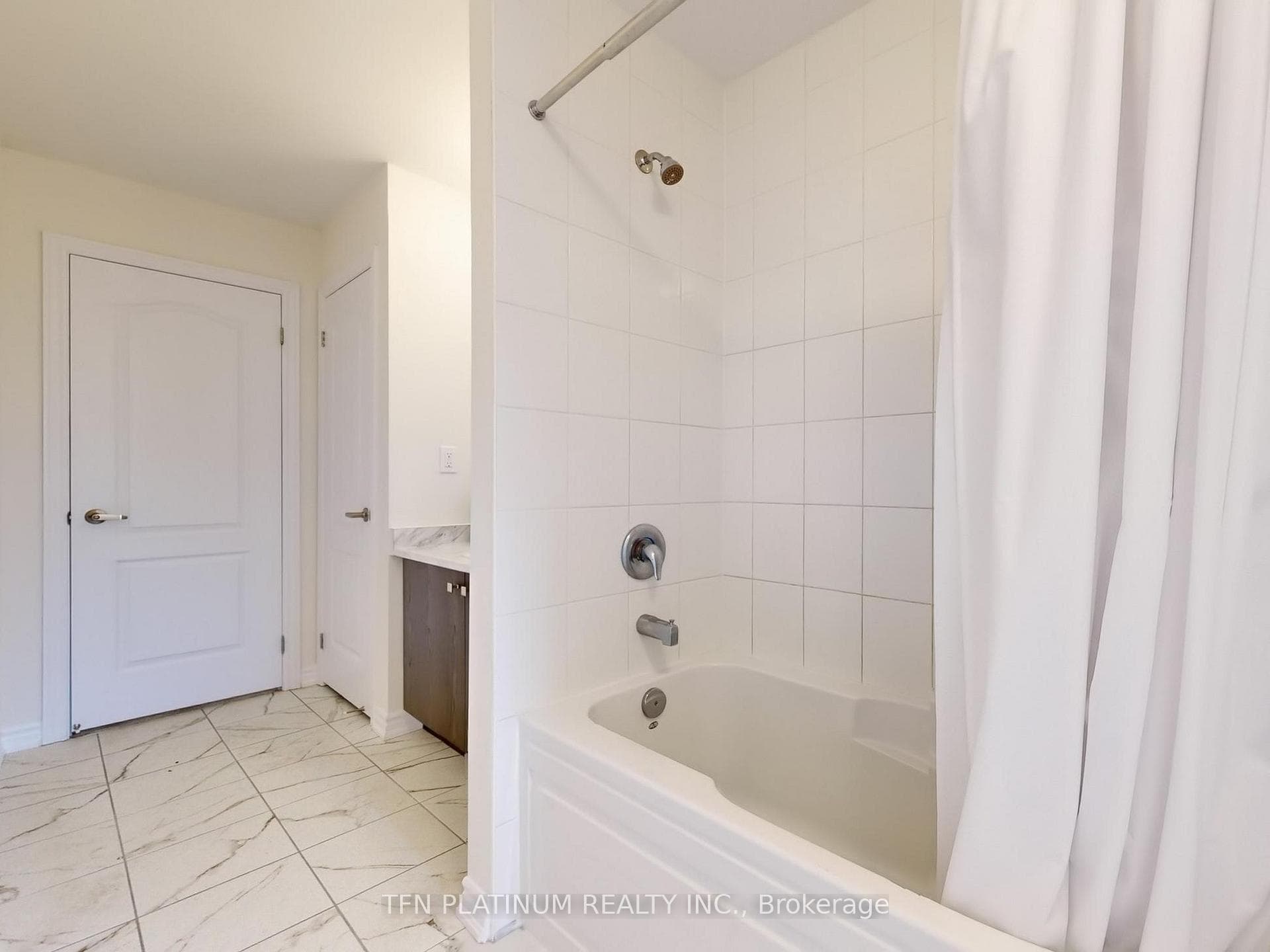 82 Holder Drive photo 33