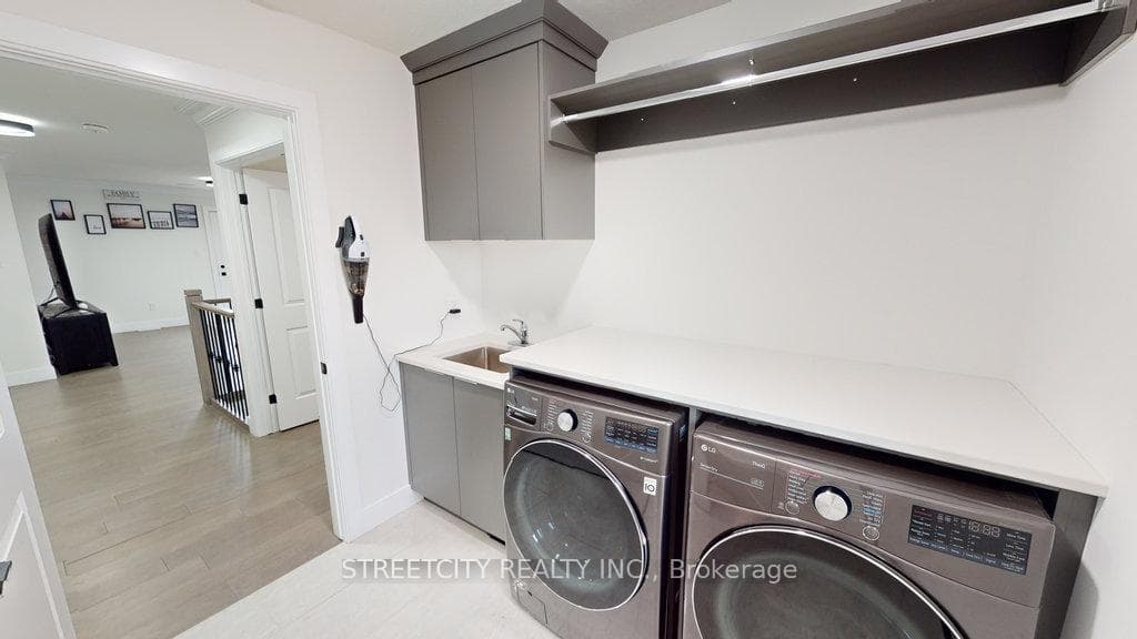 1460 MEDWAY PARK Drive photo 26