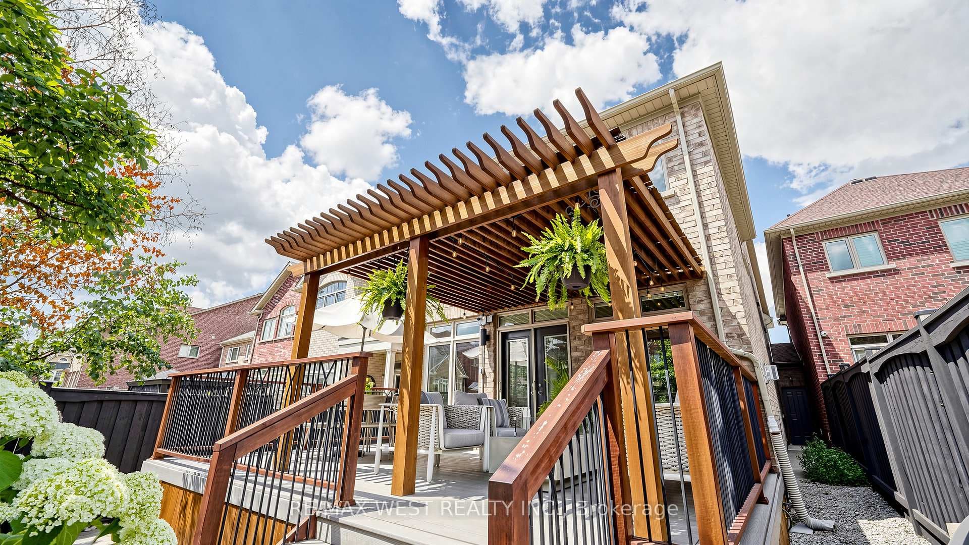 57 Alex Campbell Crescent photo 28
