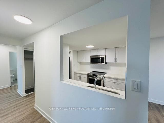 19 Regency Crescent Unit 404 photo 13